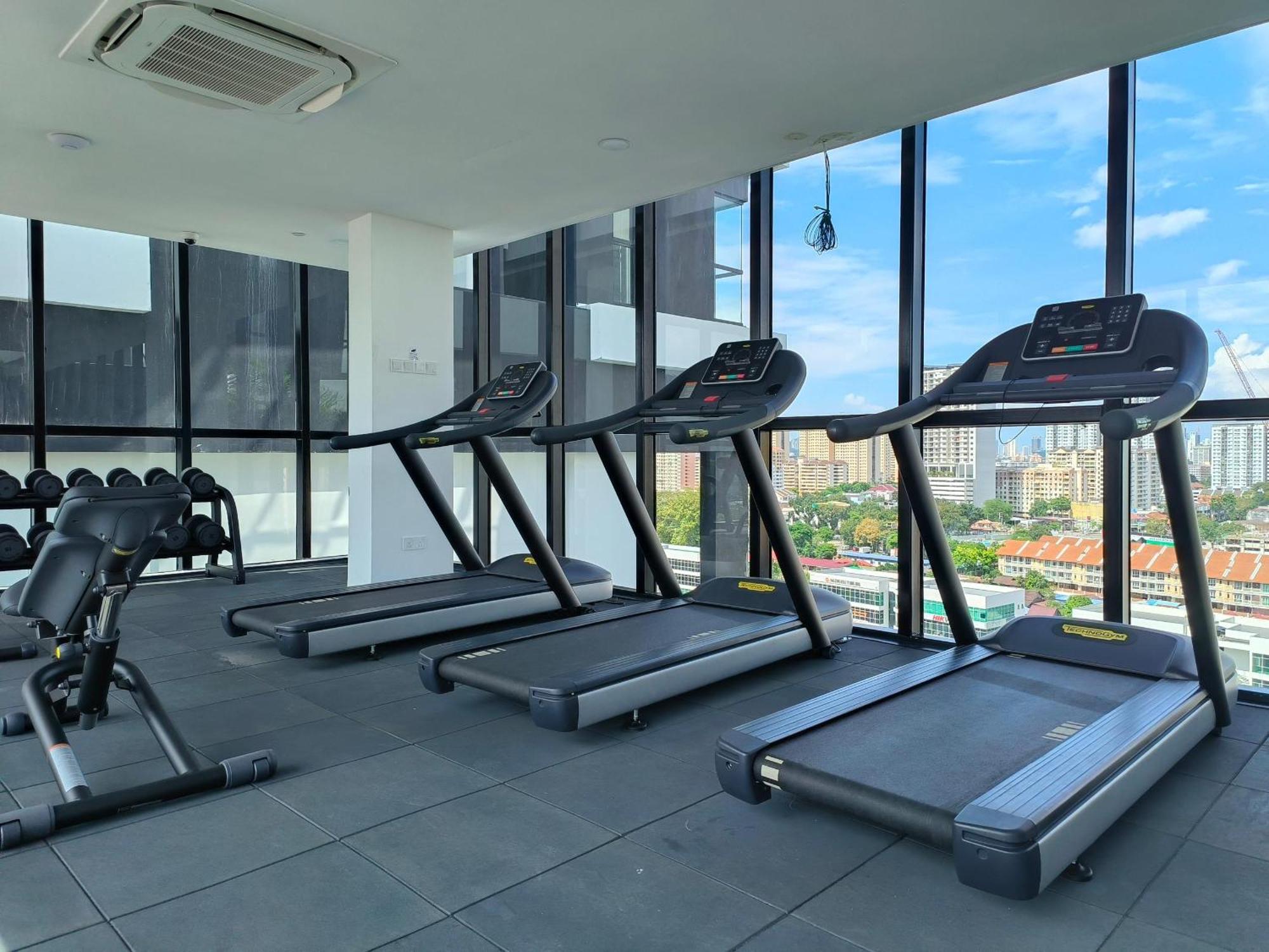 Urban Suites Two Or Three Bedroom Georgetown By Anc Jelutong Εξωτερικό φωτογραφία