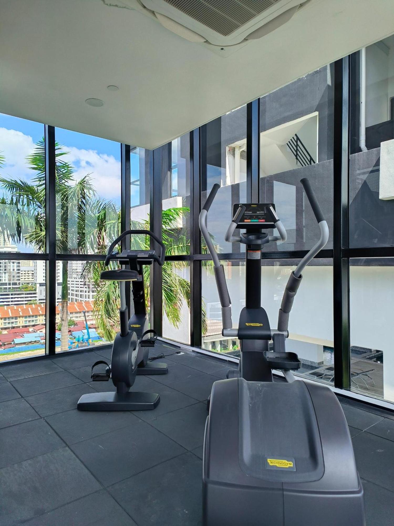 Urban Suites Two Or Three Bedroom Georgetown By Anc Jelutong Εξωτερικό φωτογραφία